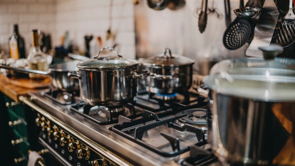 Kitchen Tips: 8 Things To Keep In Mind While Buying A Gas Stove