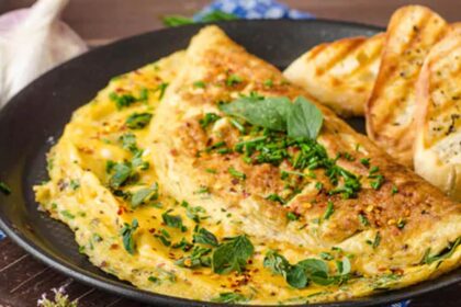 Love Bread Omelette? Spice It Up With Kolhapuri Anda Khandoli Recipe