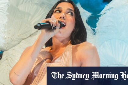 Dua Lipa designs a fan’s next tattoo at Melbourne concert