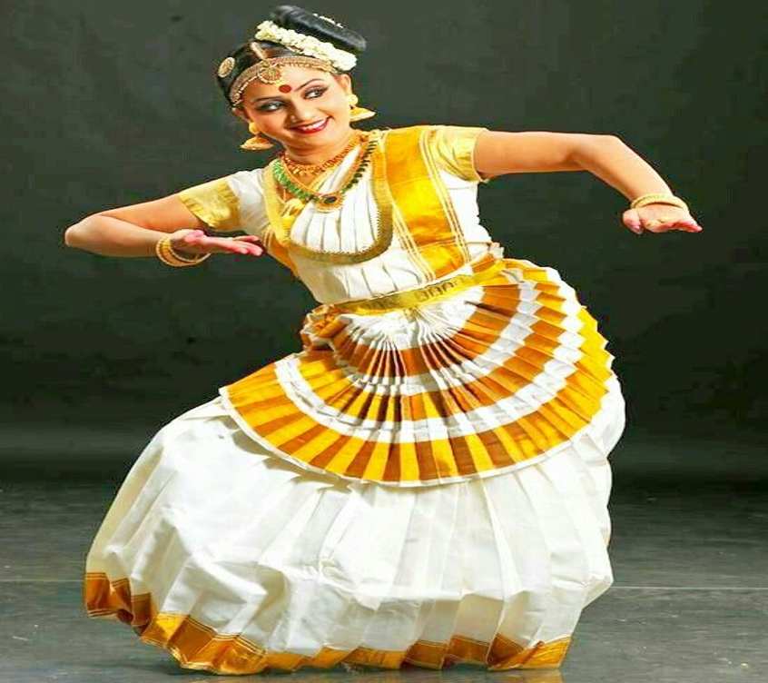 Mohiniyattam- 13angle.com